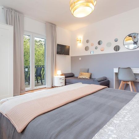 Mamma Mia Apartments-City Center Hvar Town Bagian luar foto