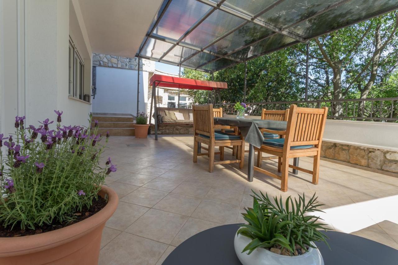 Mamma Mia Apartments-City Center Hvar Town Bagian luar foto