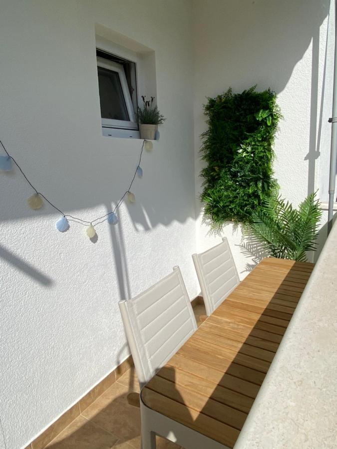 Mamma Mia Apartments-City Center Hvar Town Bagian luar foto
