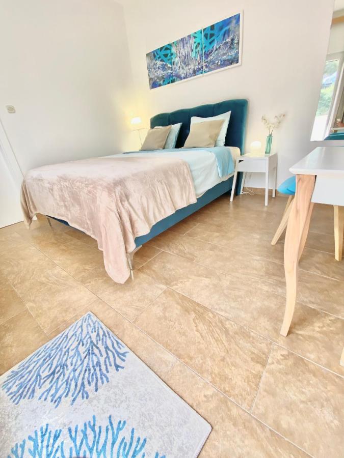 Mamma Mia Apartments-City Center Hvar Town Bagian luar foto