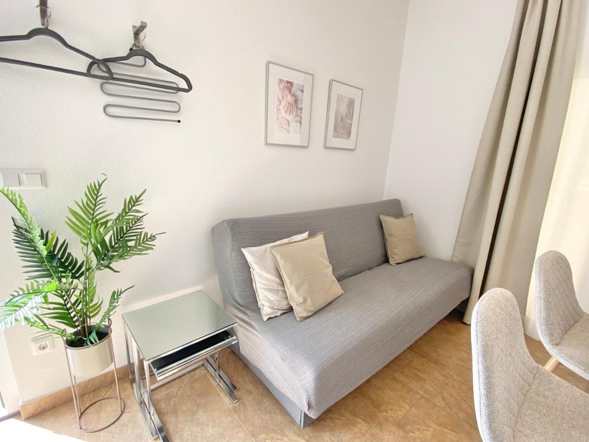 Mamma Mia Apartments-City Center Hvar Town Bagian luar foto