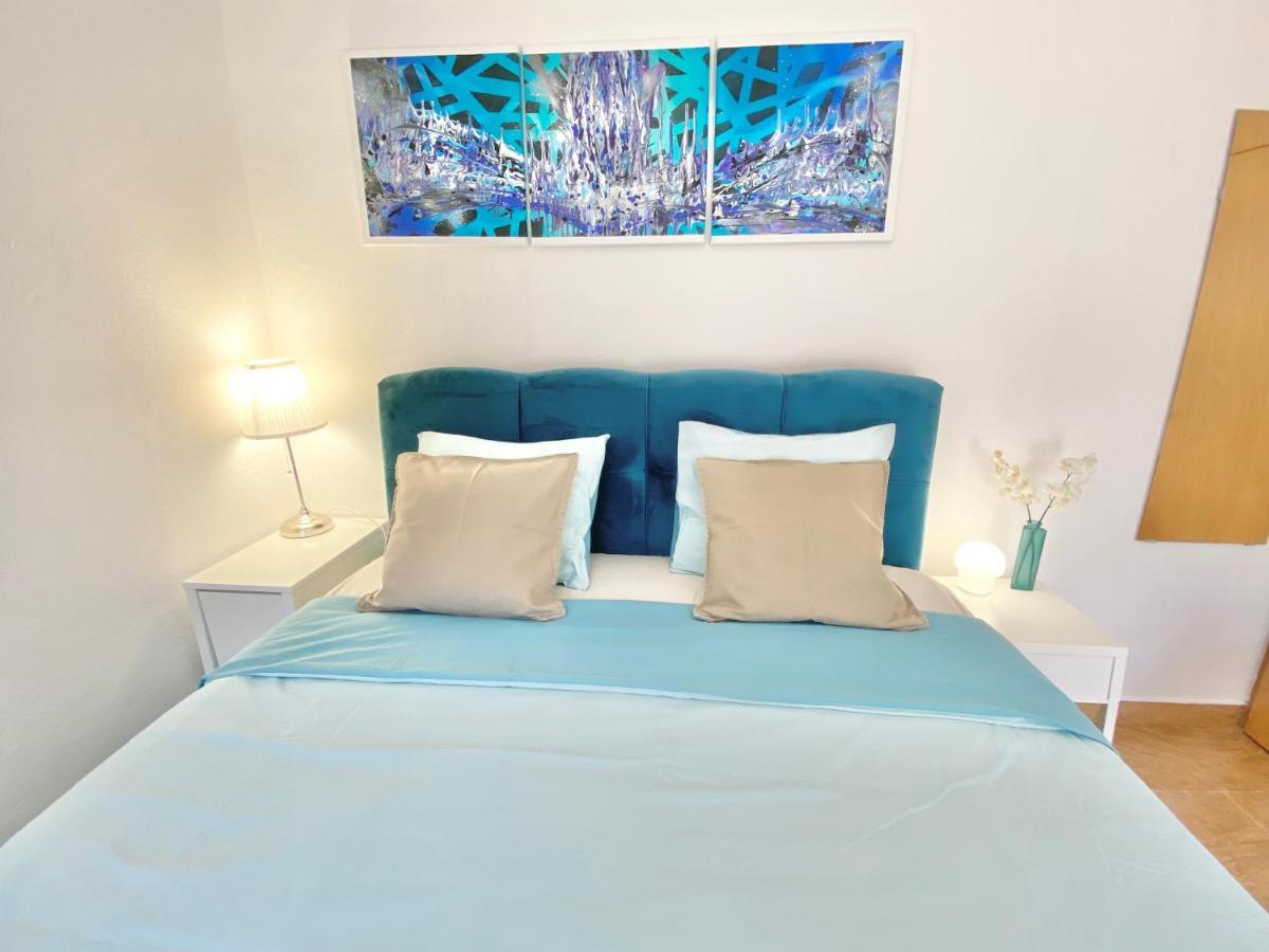 Mamma Mia Apartments-City Center Hvar Town Bagian luar foto
