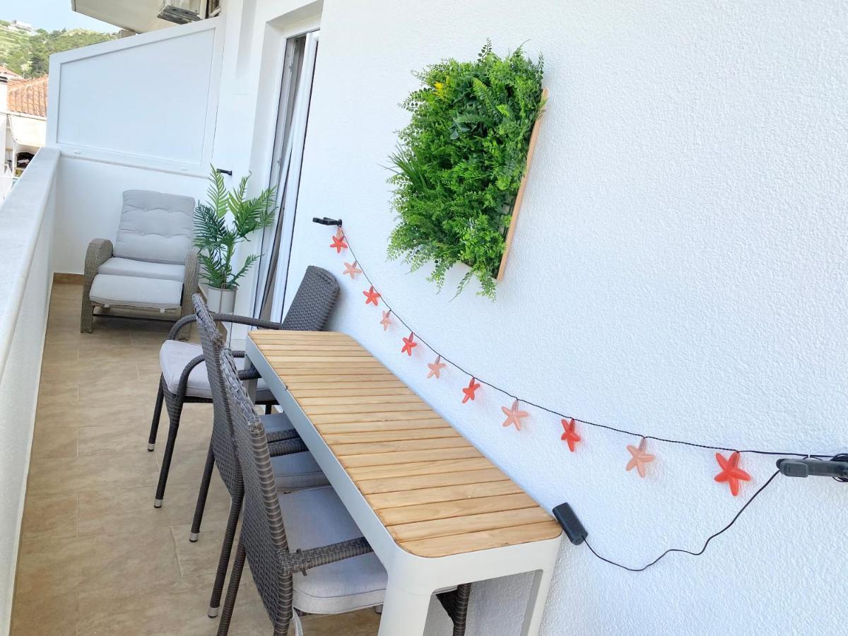 Mamma Mia Apartments-City Center Hvar Town Bagian luar foto
