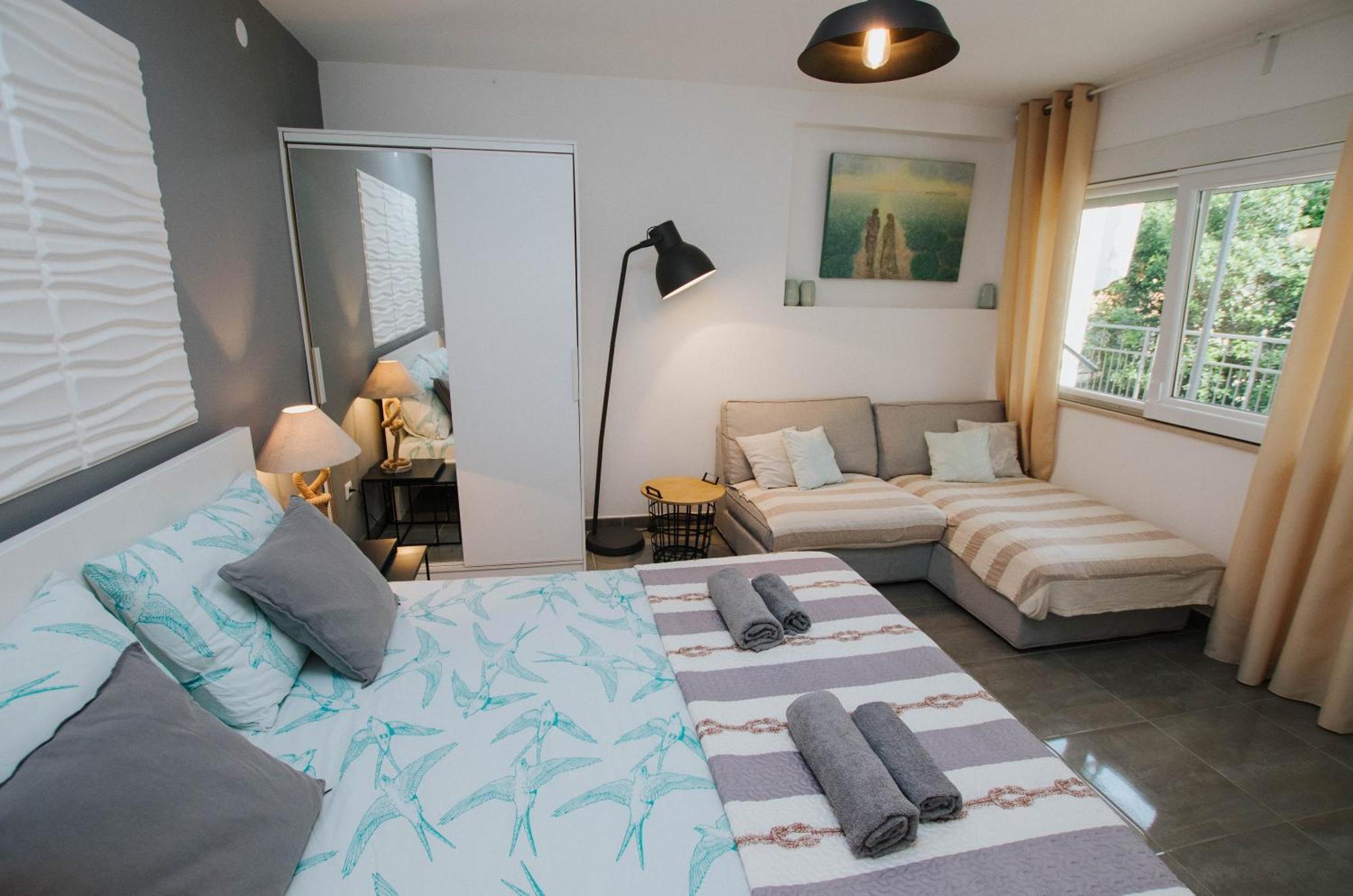 Mamma Mia Apartments-City Center Hvar Town Bagian luar foto