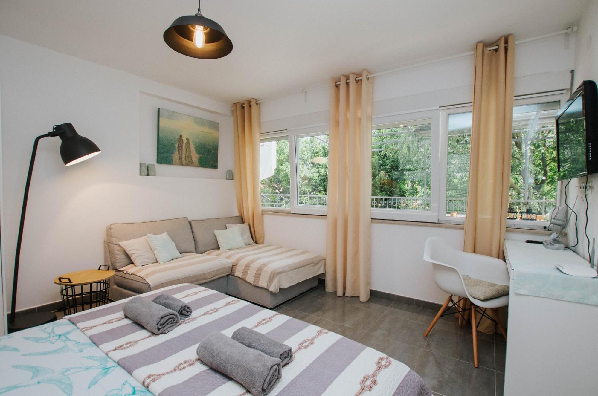 Mamma Mia Apartments-City Center Hvar Town Bagian luar foto