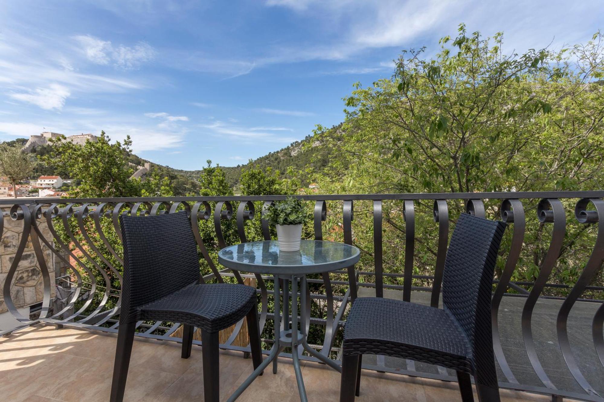 Mamma Mia Apartments-City Center Hvar Town Bagian luar foto