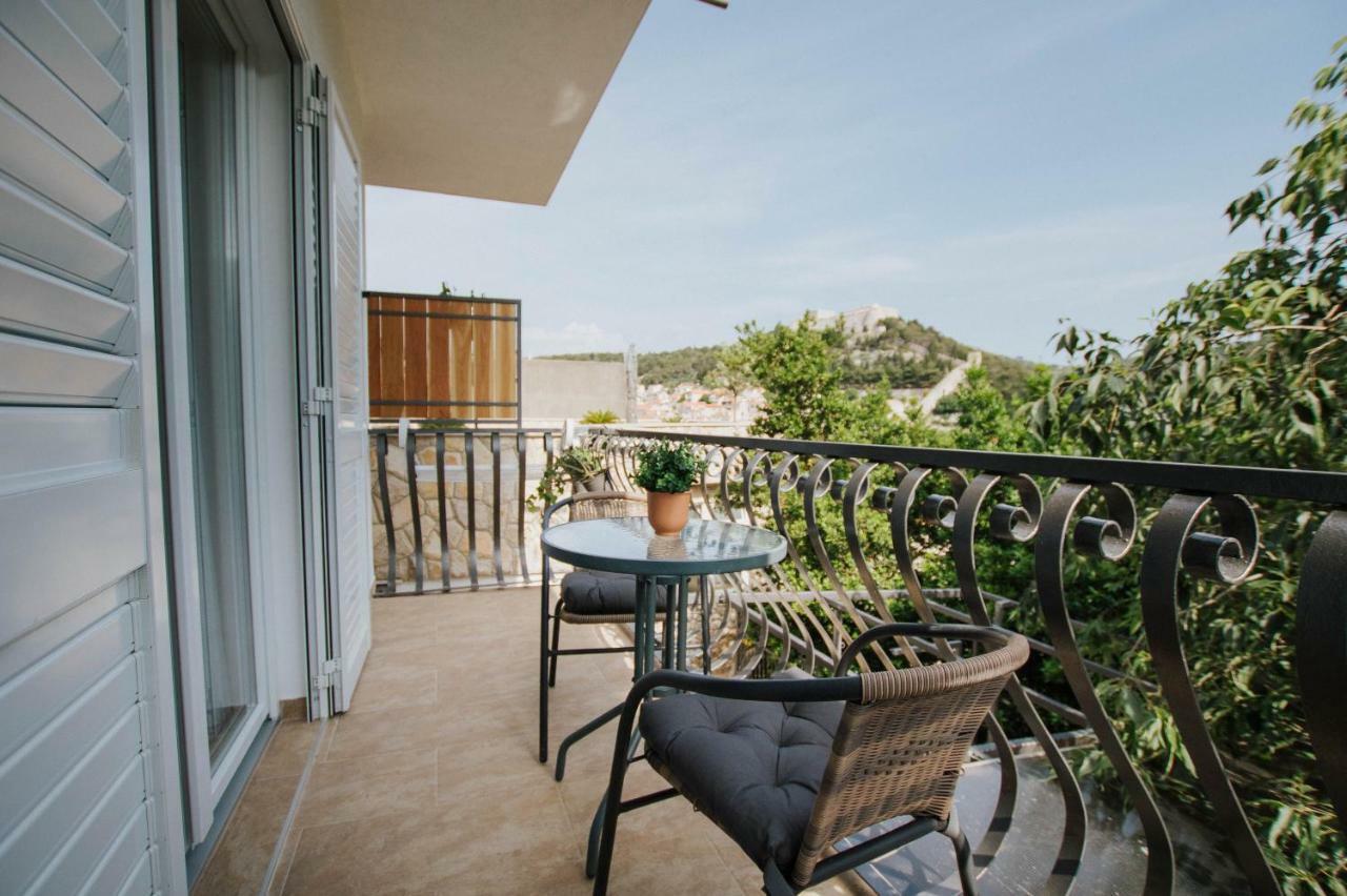 Mamma Mia Apartments-City Center Hvar Town Bagian luar foto