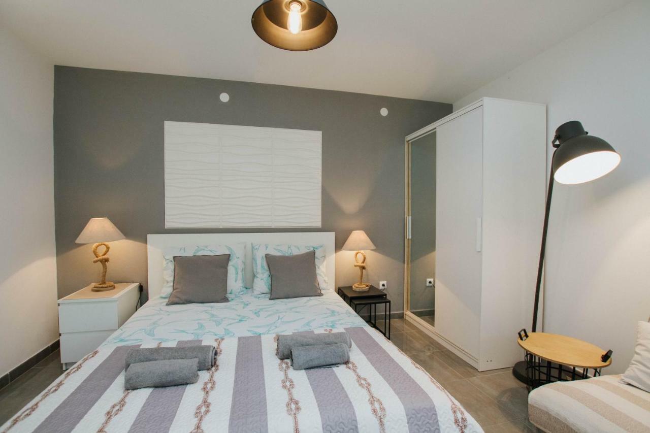 Mamma Mia Apartments-City Center Hvar Town Bagian luar foto
