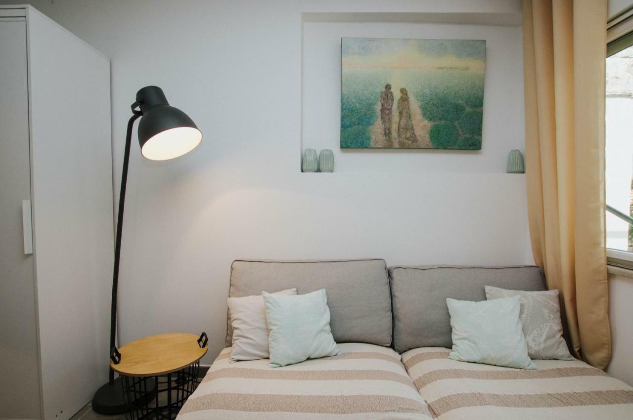 Mamma Mia Apartments-City Center Hvar Town Bagian luar foto
