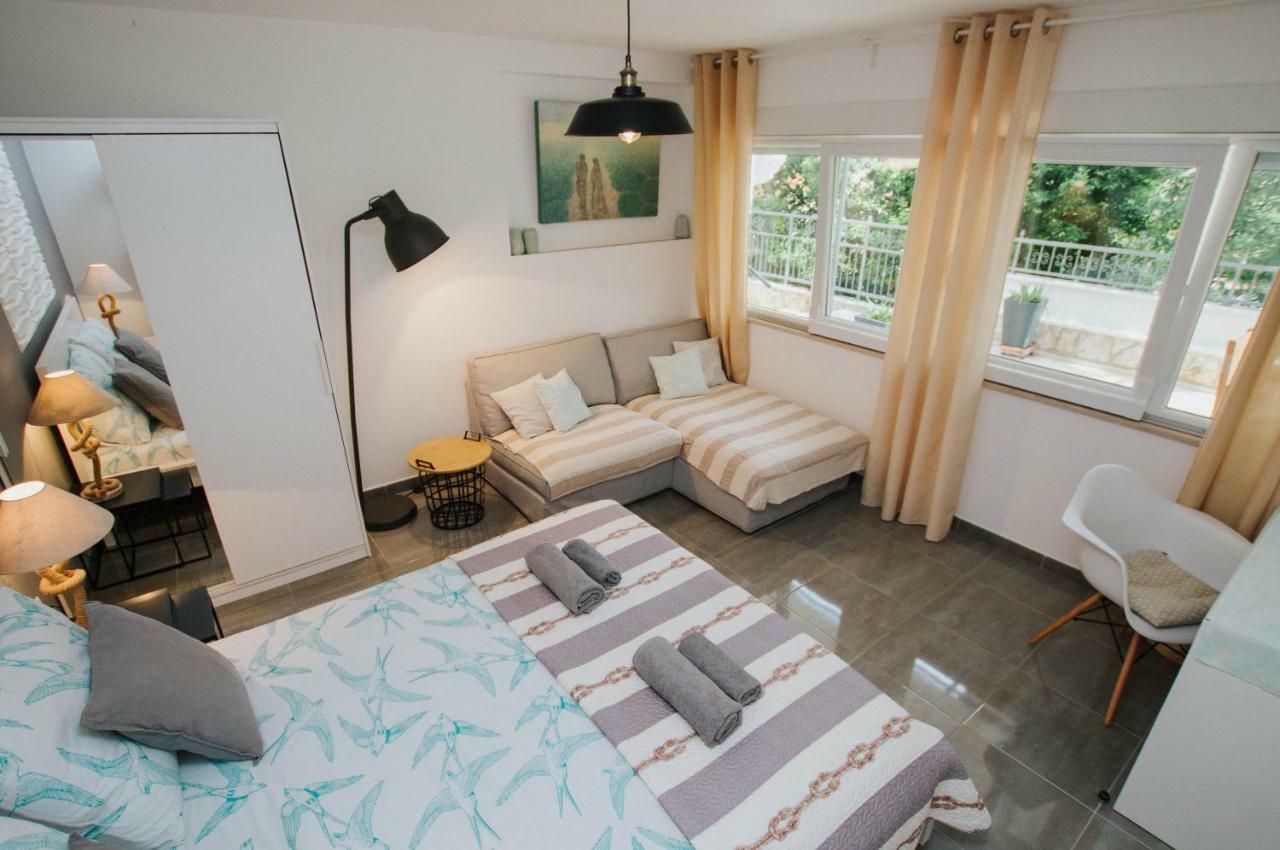 Mamma Mia Apartments-City Center Hvar Town Bagian luar foto
