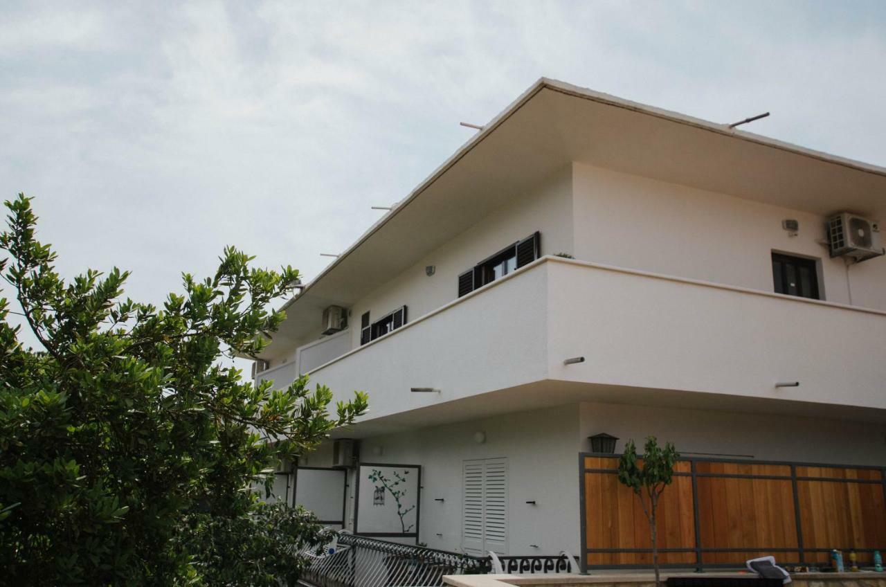 Mamma Mia Apartments-City Center Hvar Town Bagian luar foto